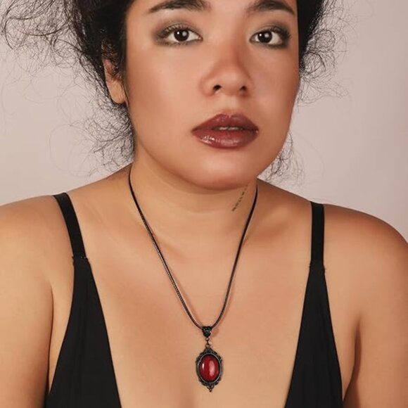 Black teardrop necklace - Picture 5 of 6